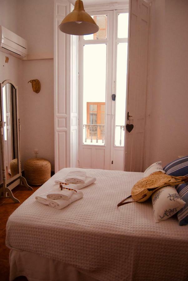 Luz y Sencillez en el Centro Histórico de Málaga Apartamento Exterior foto